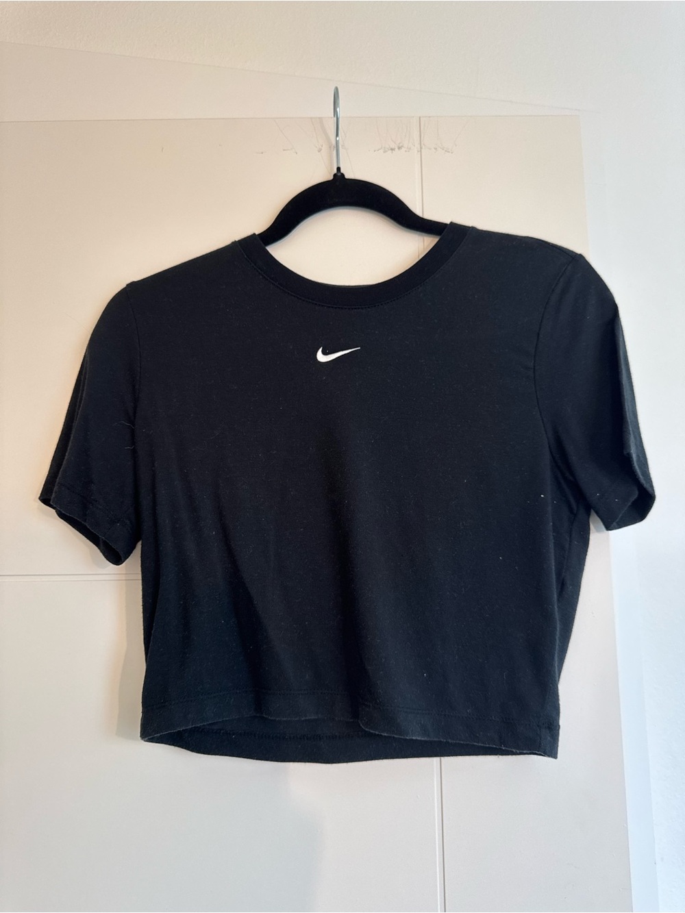 Nike Black Women's Crop T-Shirt with White Swoosh